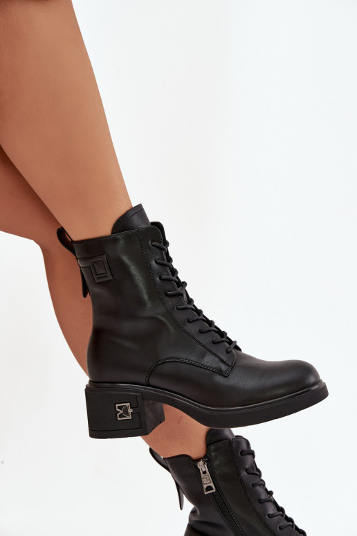 Bottes de cheville pour femmes isolées en cuir naturel Vinceza 66819 en noir