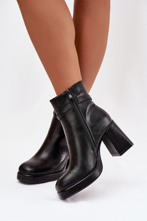 Wärmende Damen-Stiefeletten mit dekorativen Absätzen in Schwarz Giordina