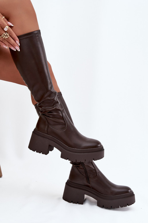 Bottes hautes pour femmes sur talons épais et plateforme en brun Florinne