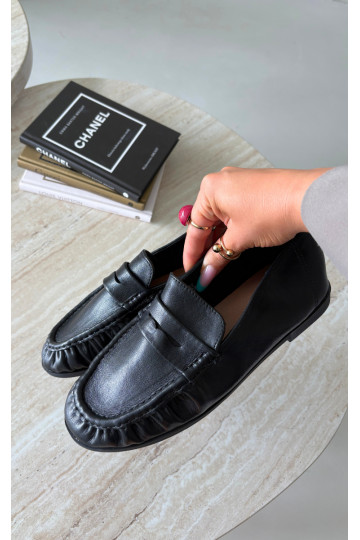 Mocassins pour femmes avec volants couleur noire Sabley 2