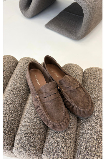 Mocassins pour femmes avec volants en daim synthétique couleur marron Sabley