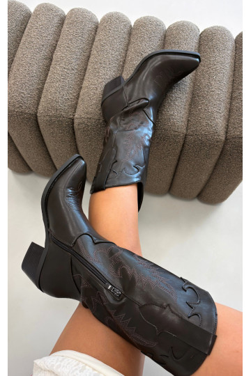 Knöchelhohe Cowboy-Stiefel mit Absätzen aus schokoladenfarbenem Kunstleder Jarissa 2