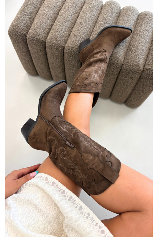 Knöchelhohe Cowboy-Stiefel mit Absätzen aus braunem Kunstveloursleder Jarissa