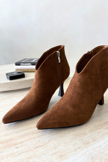 Bottines pour femmes sur talon fin avec bout pointu couleur marron Bessia 2