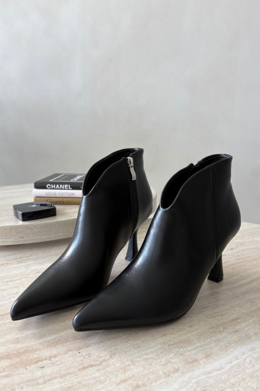 Bottines pour femmes sur talon fin avec bout pointu couleur noire Bessia