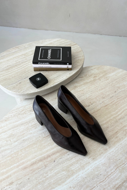 Chaussures à bout pointu et talons carrés en simili cuir couleur brun foncé Lavisa