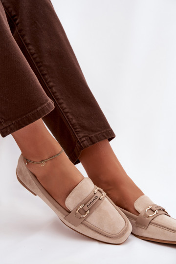 Zandkleurige mocassins met decoratieve elementen Evelora