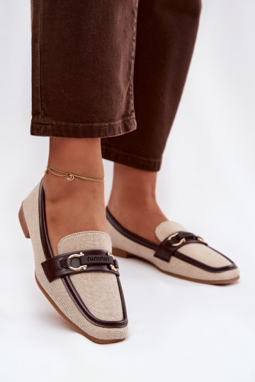 Bruine en zandkleurige mocassins met decoratieve elementen Evelora