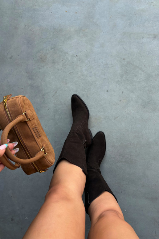 Lange cowboylaarzen van natuurlijk suede met isolatie en hakken in chocolade kleur Radley