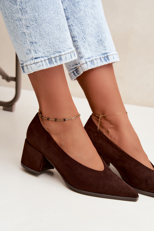 Schoenen met puntige neus en vierkante hakken in chocolade kleur Lavisa