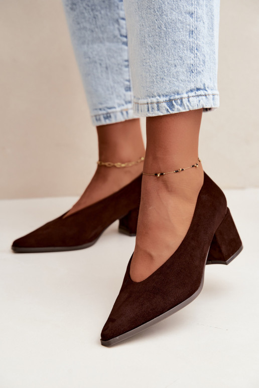Schoenen met puntige neus en vierkante hakken in chocolade kleur Lavisa