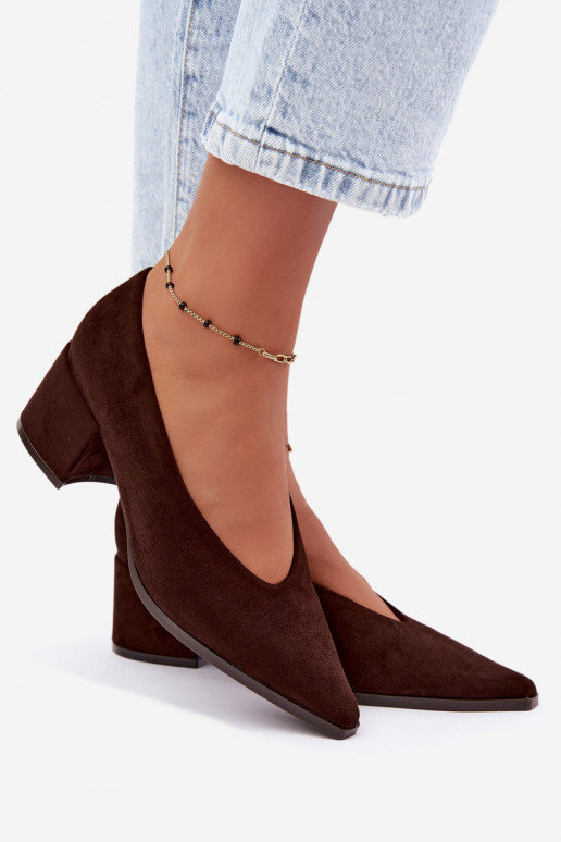 Schoenen met puntige neus en vierkante hakken in chocolade kleur Lavisa