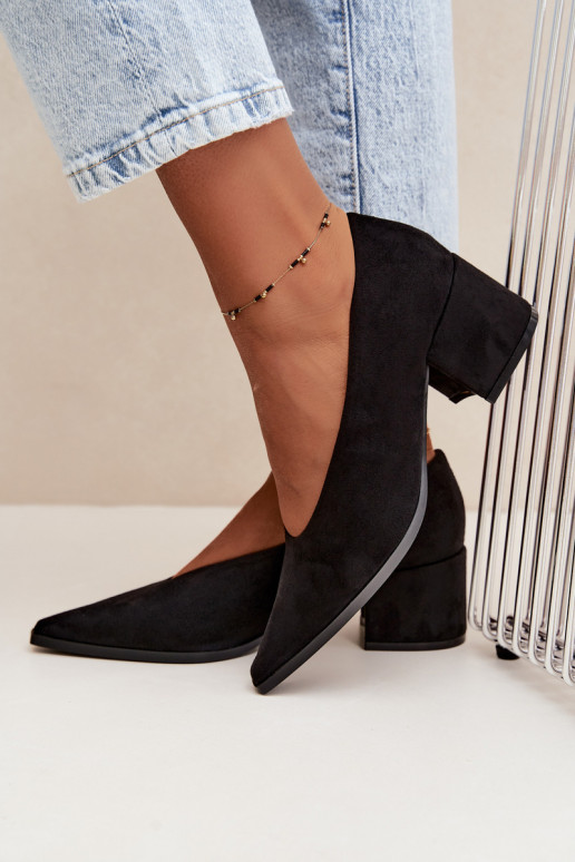 Schuhe mit spitzem Zehen und quadratischen Absätzen in schwarzer Lavisa