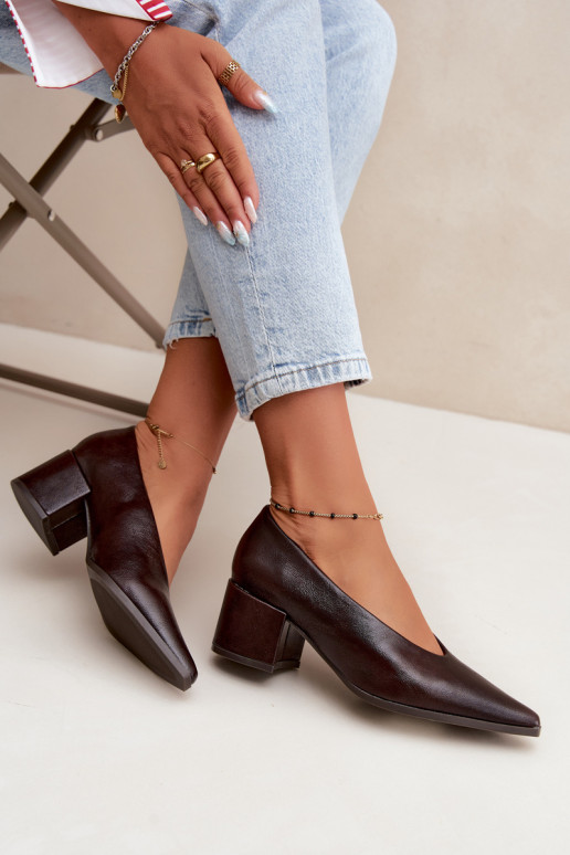 Schoenen met puntige neus en vierkante hakken van faux leather in donkerbruin kleur Lavisa