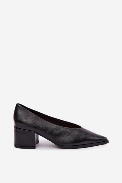 Schuhe mit spitzem Zehen und quadratischen Absätzen aus Kunstleder in schwarzer Lavisa