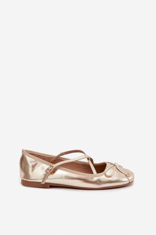 Ballerines dorées en vernis avec rubans Kokardką
