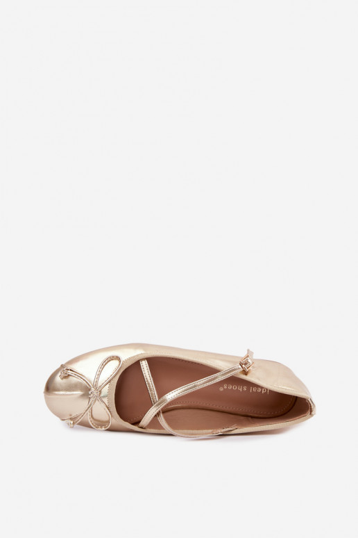 Ballerines dorées en vernis avec rubans Kokardką