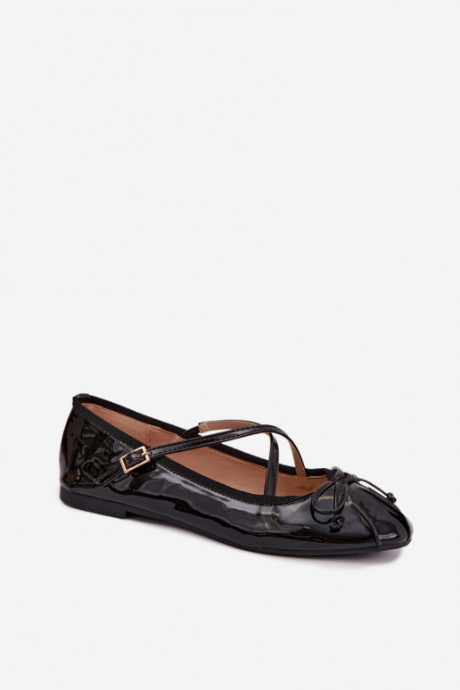 Ballerines noires en vernis avec rubans Kokardką