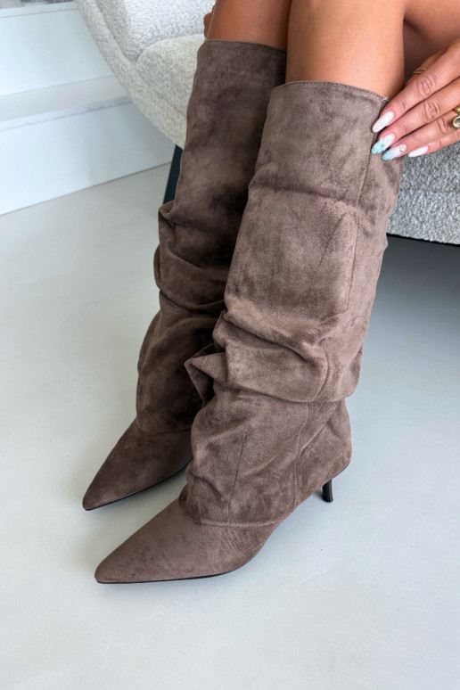 Khaki gekreukte kniehoge laarzen met kitten heel van suede LoĮen