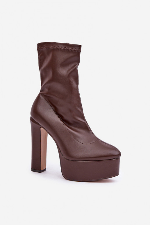 Bottines marron foncé sur talons et plateforme Tennira