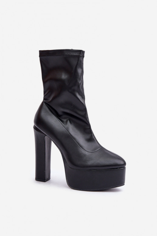 Bottines noires sur talons et plateforme Tennira