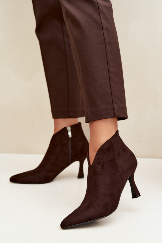 Damen Stiefeletten auf schmalem Absatz mit spitzem Zehen in schokoladenfarbener Bessia