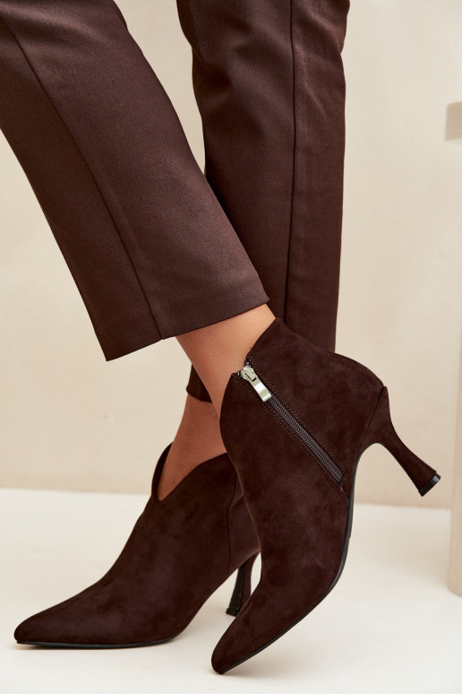 Bottines pour femmes sur talon fin avec bout pointu couleur chocolat Bessia