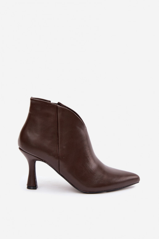 Bottines pour femmes sur talon fin avec bout pointu couleur brun foncé Bessia