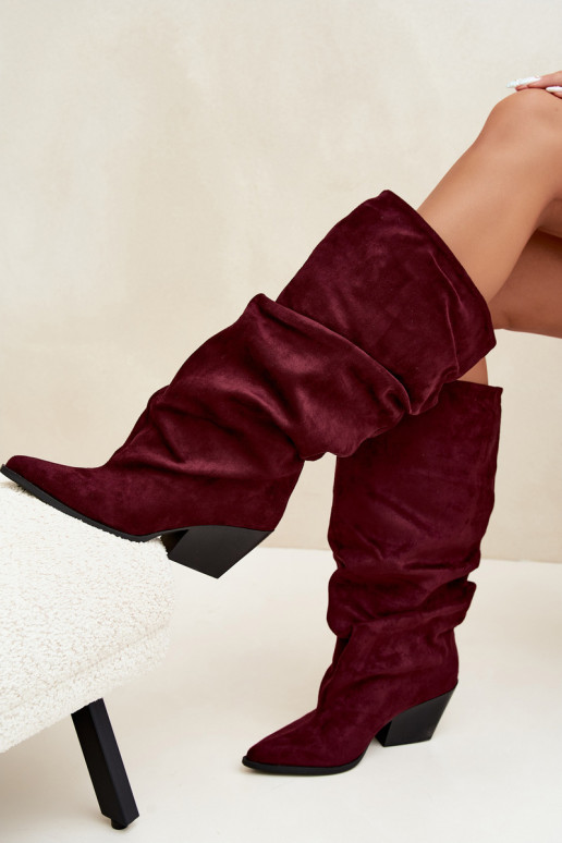 Bottes au-dessus du genou pour femmes avec partie supérieure incurvée et talons en daim couleur bordeaux Durela