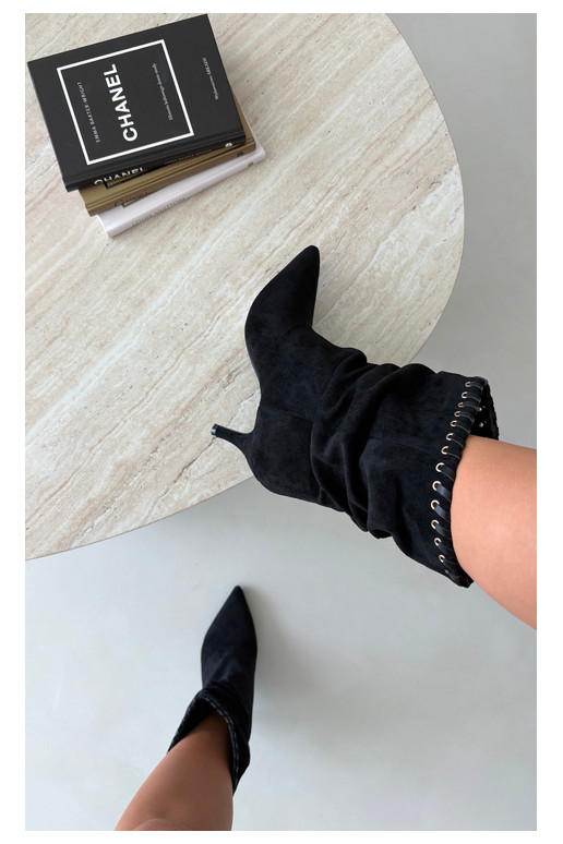 Falten ankle boots mit dünnen Absätzen in schwarzer Herella