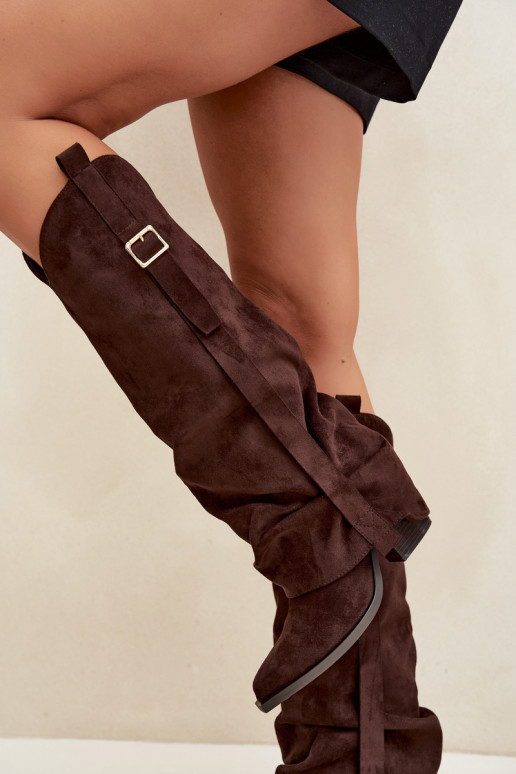 Dames laarzen tot boven de knie met hakken, rimpels en gespen in chocolade kleur Caster