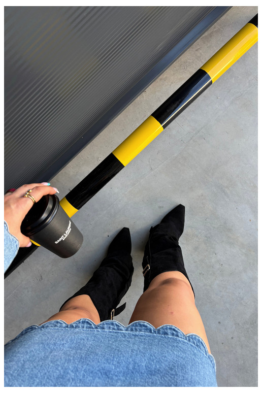 Schwarze Damenstiefel bis zum Knie mit Absätzen und Schnallen Caster