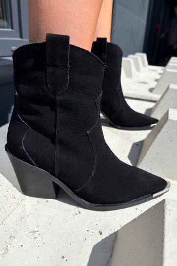 Bottes en daim noires de style cowboy isolées avec talons Pelsa 2