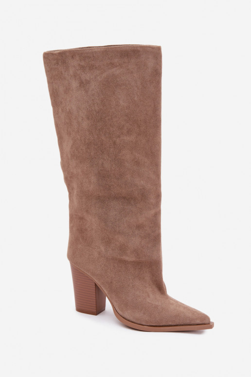 Dames kniehoge instaplaarzen met hakken in faux suede zandkleur Carmina