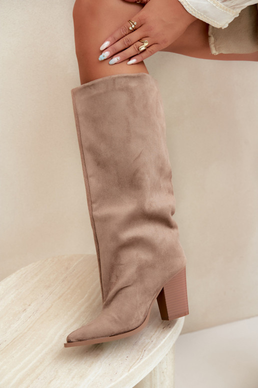 Bottes femme hautes à enfiler avec talons en daim synthétique couleur sable Carmina