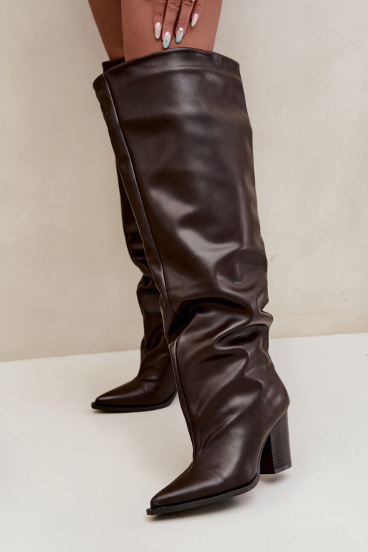 Bottes longues femmes à talon de style slip-on en cuir synthétique chocolat Anica