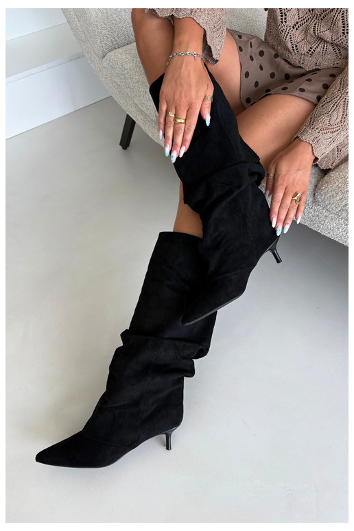 Bottes hautes froissées noires avec talon kitten en daim LoĮen