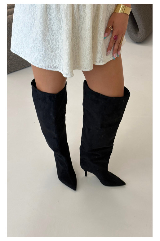 Slip-On Damenkniehohe Stiefel mit dünnen Absätzen in schwarzer Corly
