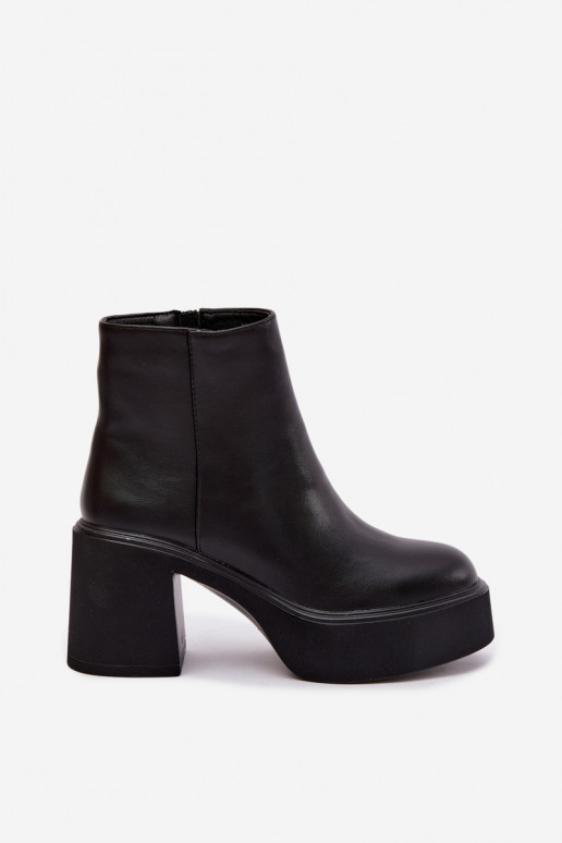 Bottines isolées avec talon et plateforme couleur noire Lurela