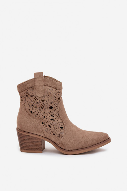 Bottines pour femmes couleur sable de style cowboy avec des éléments découpés Nolvina