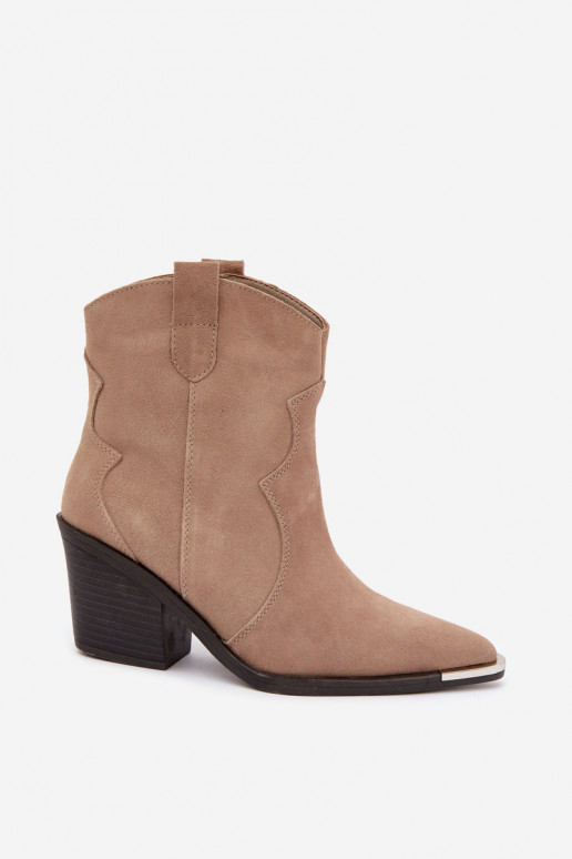 Bottes isolées en daim couleur kaki de style cowboy avec talons Pelsa