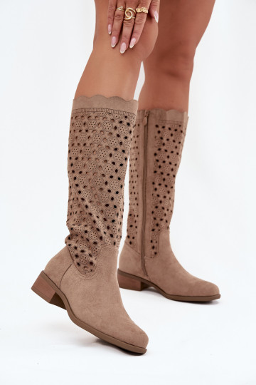 sandkleurige dames enkellaarsjes met lage hak en uitsnijdetails 2