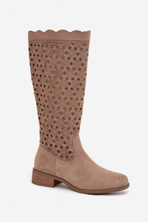 sandkleurige dames enkellaarsjes met lage hak en uitsnijdetails