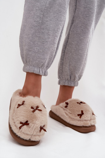 sandkleurige dames slippers met bont en strikjes Saviera