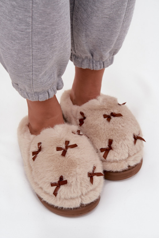 claquettes pour femmes couleur sable avec fourrure et nœuds Saviera