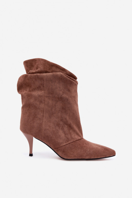 Bottines brunes à enfiler à talons fins Slouchy Yesenia