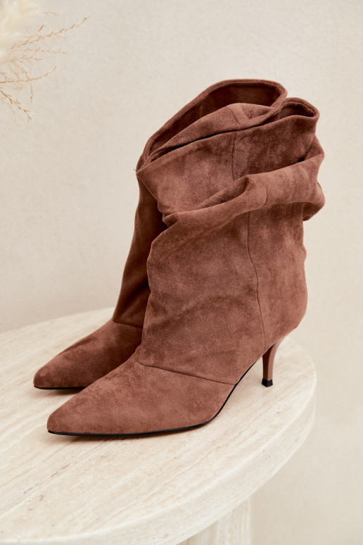Bottines brunes à enfiler à talons fins Slouchy Yesenia