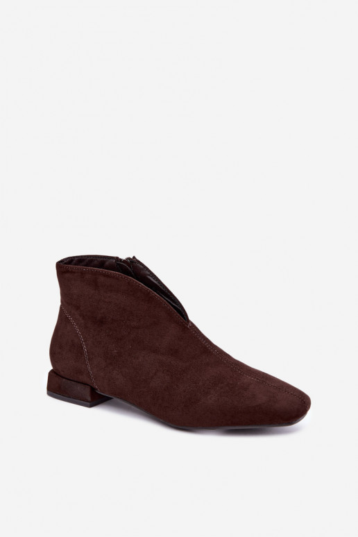 Chocoladekleurige lage enkellaarsjes Cut Out met brede hakken Canella