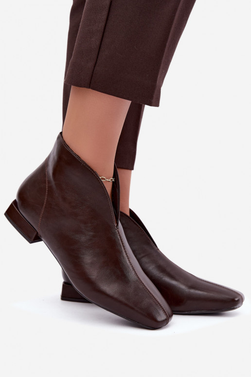 Bottines marron foncé basses Cut Out avec larges talons en simili cuir Canella