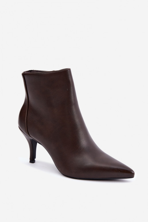 Stiefeletten mit dünnen Absätzen, spitz zulaufend, aus schokoladenfarbenem Kunstleder Niretta